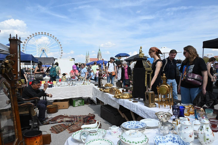 Riesenflohmarkt des BRK am 1. Festsamstag, den 18.04.2026 (&copy;Foto: Ingrid Grossmann) 